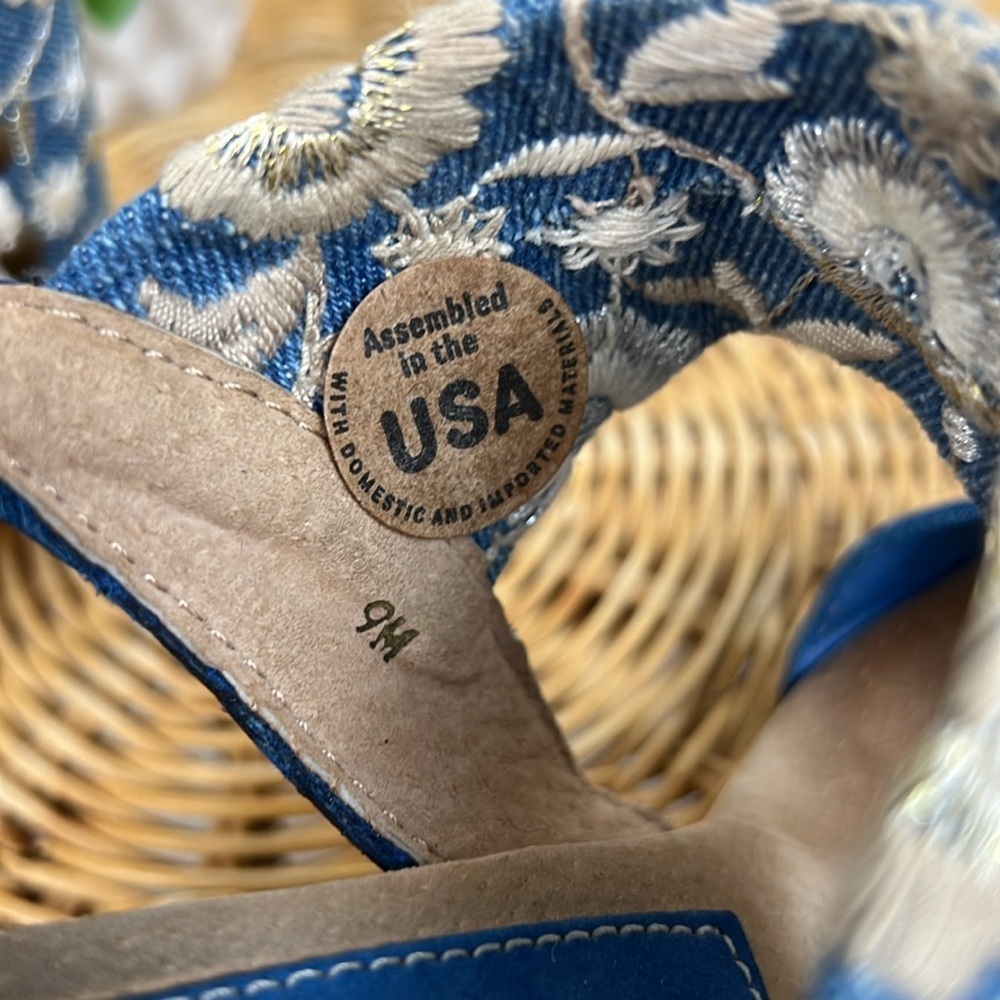 Sbicca Chunky Heel Sandal Embroidered Denim Studded Open Toe 40 - Picture 10 of 15